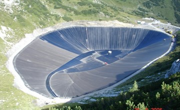 Snow Reservoir For Producing Artificial Snow