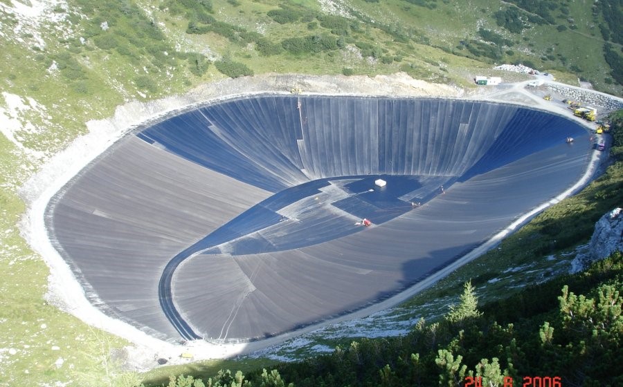 Snow Reservoir For Producing Artificial Snow
